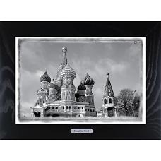 Картина «Собор Василия Блаженного» выполнена в черно-белом стиле